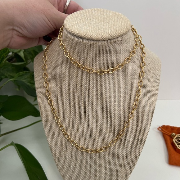 NEW Tory Burch Statement Necklace with Lip Balm & Pouch - Picture 16 of 16